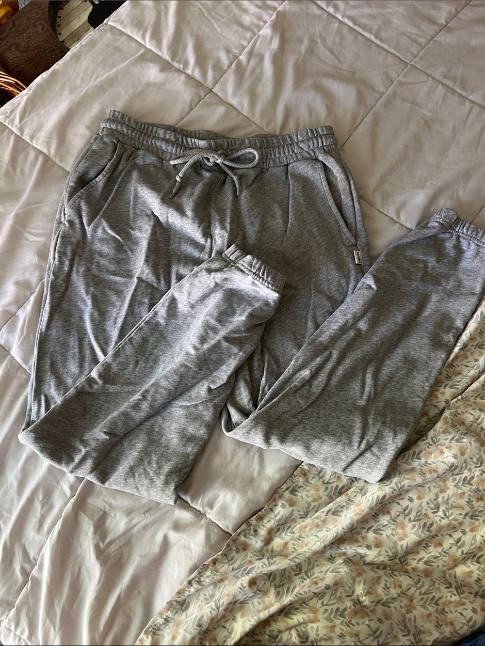 Fabletics Men's Light Grey Drawstring Joggers